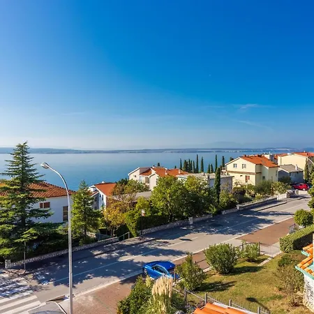 Ellen 3 With Balcony And Sea View Апартаменты Цриквеница
