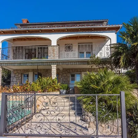 Ellen 3 With Balcony And Sea View
