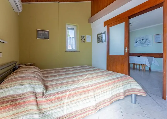 Appartamento Ellen 3 With Balcony And Sea View