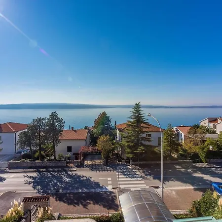 Ellen 3 With Balcony And Sea View Daire